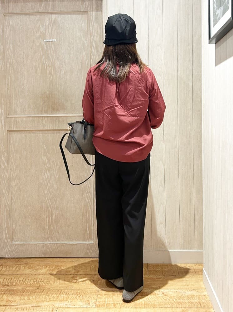 yukaさんの「SHOO･LA･RUE｜【S-LL/洗濯後しわになりにくい/吸水速乾/UV】大人フェミニンな装いに 襟フリルブラウス」を使ったコーディネート