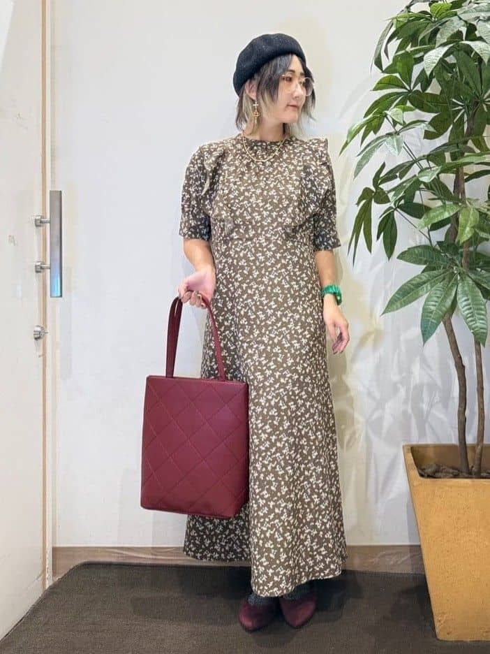misakiさんの「SHOO･LA･RUE｜【S-LL】クラシカルな 花柄ワンピース」を使ったコーディネート