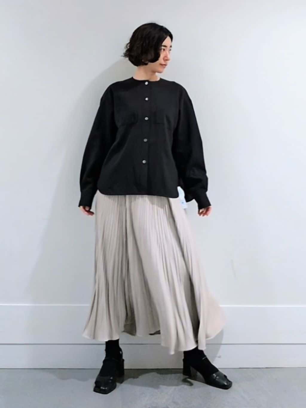ミズタさんの「UNTITLED｜【秋も着られる/セットアップ可】リラククールシャツ」を使ったコーディネート