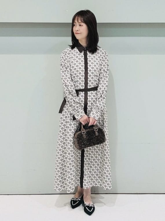 makiさんの「UNTITLED｜【ウエストリボン/前開きボタン/レトロモダン】チェーン柄フレアワンピース」を使ったコーディネート
