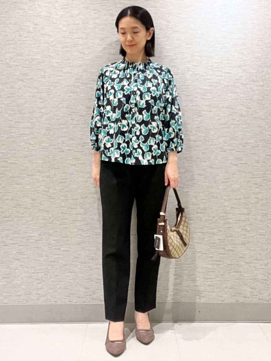 marikoさんの「Reflect｜【パンツにもスカートにも合わせやすい◎】ライティブルゾン」を使ったコーディネート