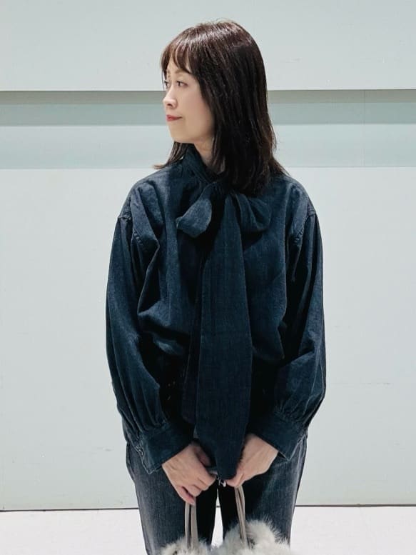 makiさんの「UNTITLED｜【定番人気！】2Wayドロストフェイクファートート」を使ったコーディネート