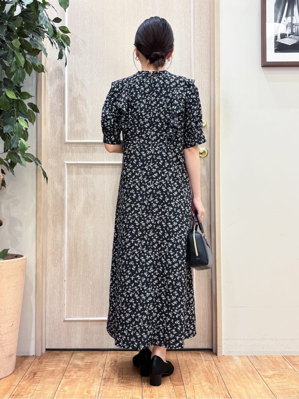 なみさんの「SHOO･LA･RUE｜【S-LL】クラシカルな 花柄ワンピース」を使ったコーディネート