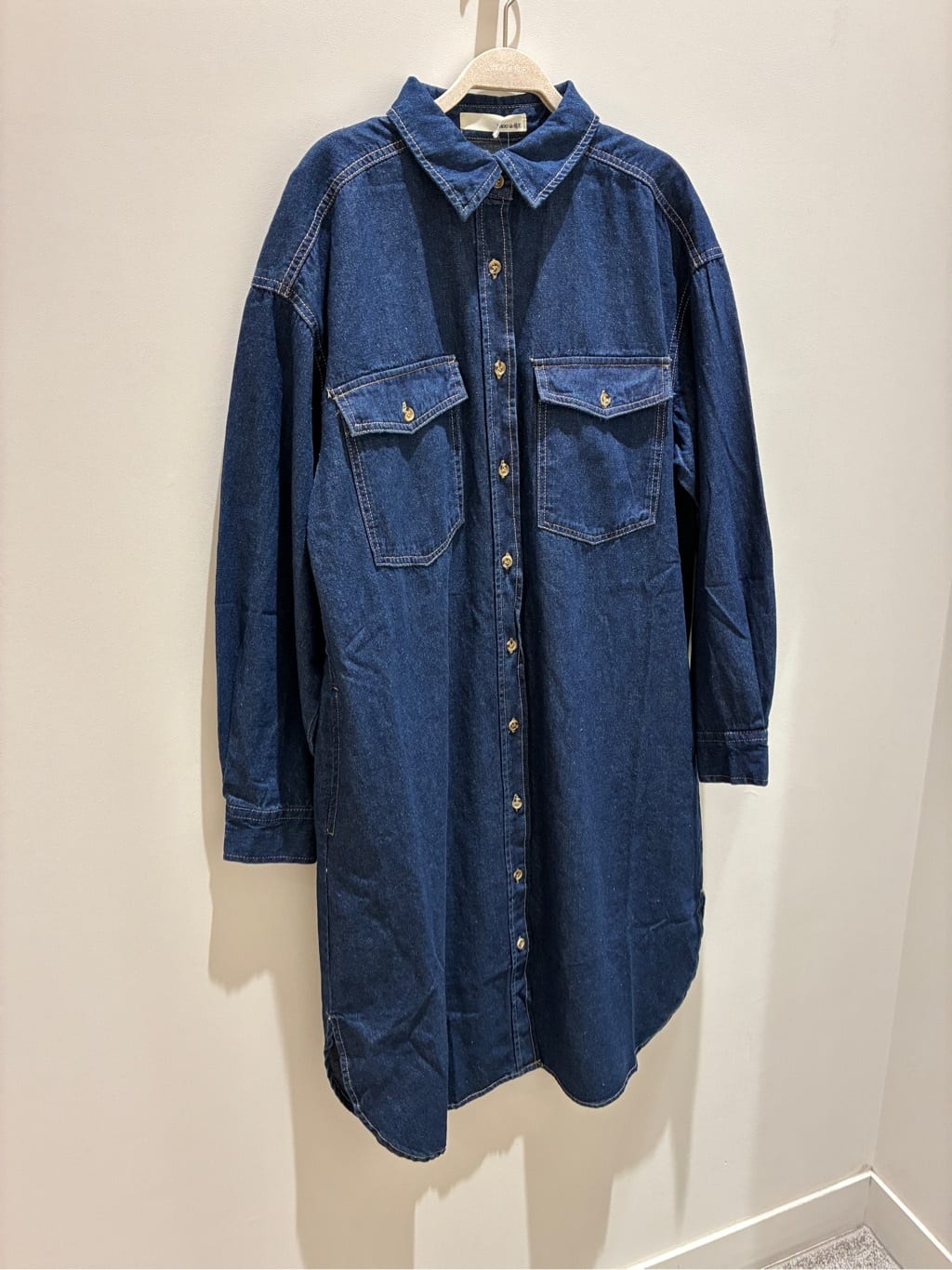 るーとさんの「SHOO･LA･RUE｜【洗濯機可/S-LL】すっきり上品きれい見え タックワイドパンツ」を使ったコーディネート
