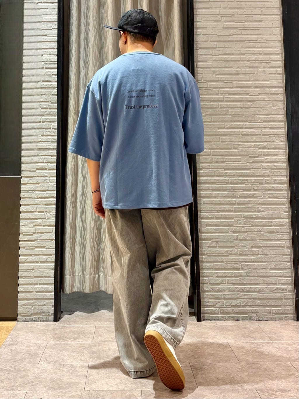Pーyamaさんの「THE SHOP TK｜配色刺繍6分袖Tシャツ 【ビッグシルエット／洗濯機OK】」を使ったコーディネート
