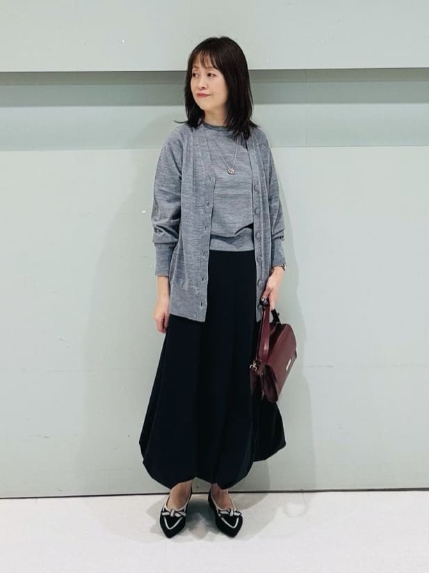 makiさんの「UNTITLED｜【アンサンブル可/洗える/Vネック】ウールシルクカーディガン」を使ったコーディネート