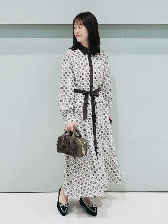 makiさんの「UNTITLED｜【ウエストリボン/前開きボタン/レトロモダン】チェーン柄フレアワンピース」を使ったコーディネート