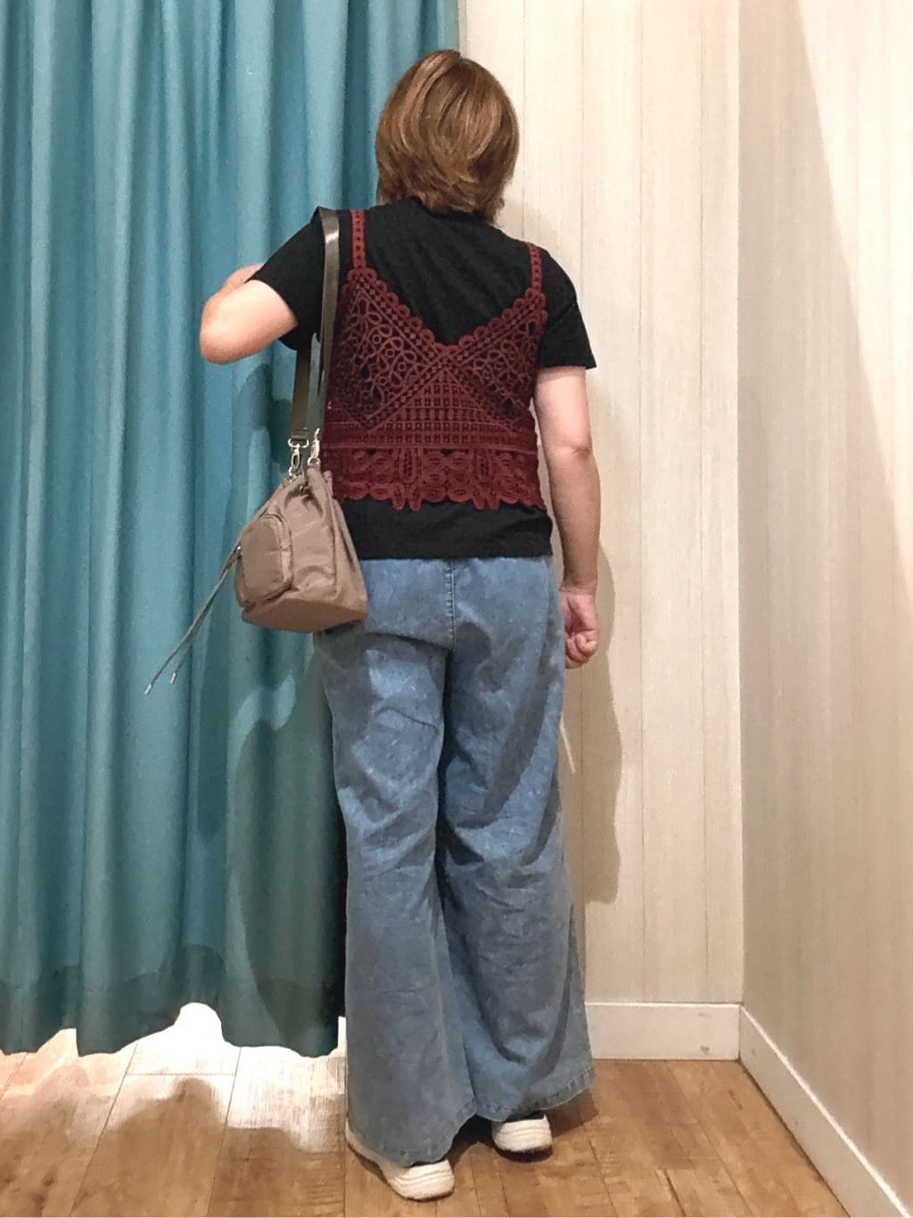 もっちさんの「SHOO･LA･RUE｜【2点セット/ひんやり】レースビスチェ＋Tシャツ」を使ったコーディネート