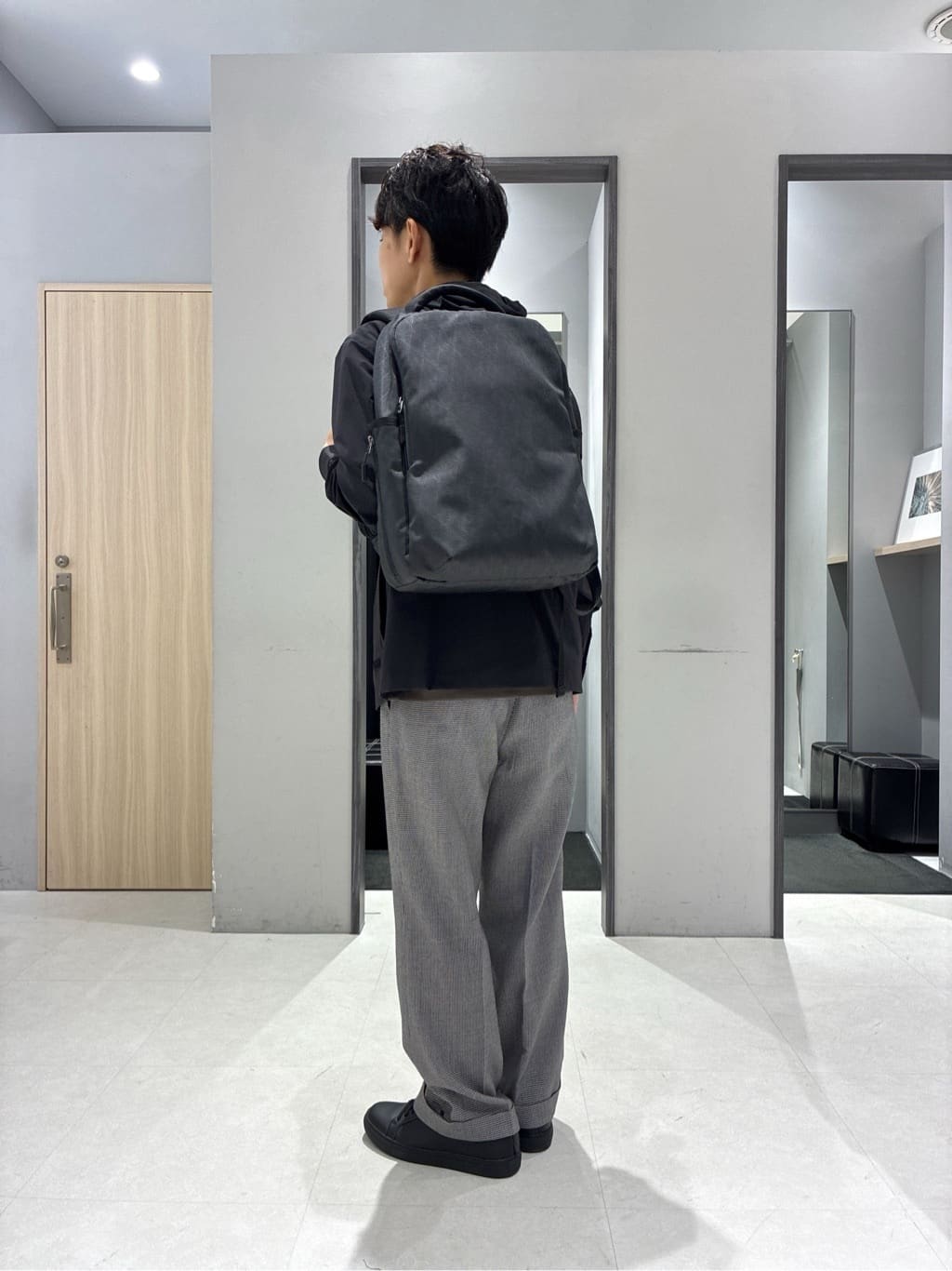 わいずみさんの「TAKEO KIKUCHI｜【3D ナイロン ストレッチ】ジップアップ フードブルゾン」を使ったコーディネート