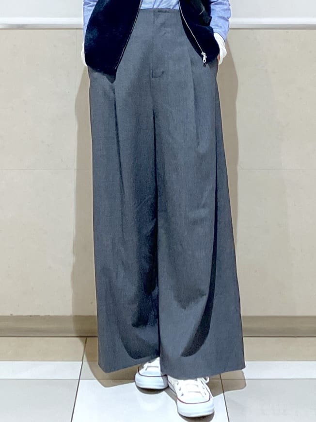 eriko さんの「Dessin｜【セットアップ可・洗える】ハイウエストタックパンツ」を使ったコーディネート