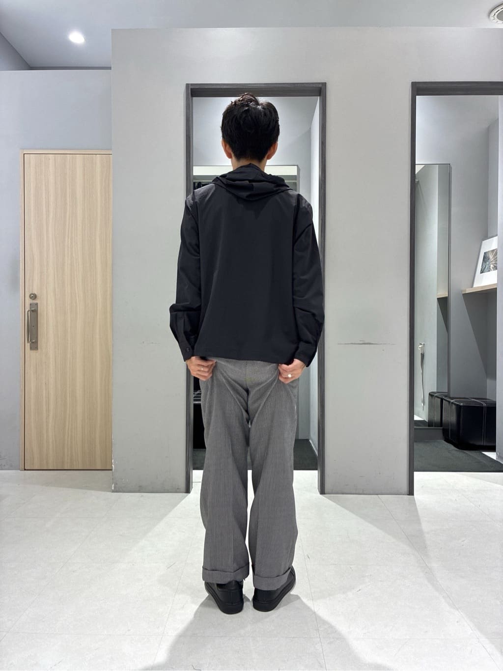わいずみさんの「TAKEO KIKUCHI｜【3D ナイロン ストレッチ】ジップアップ フードブルゾン」を使ったコーディネート