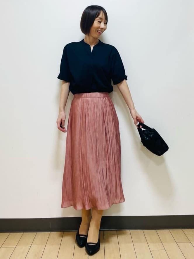 Riiさんの「Reflect｜【すっきり見え！長め丈／マシンウォッシュ可】スキッパーネックジャージトップス」を使ったコーディネート
