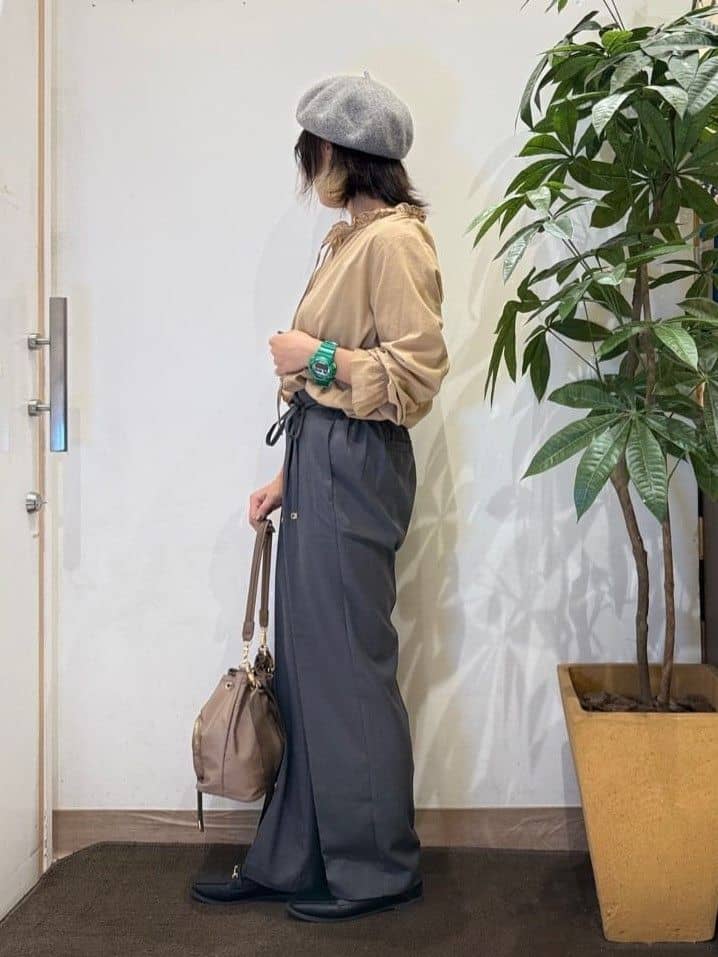 misakiさんの「SHOO･LA･RUE｜【S-LL/洗濯後しわになりにくい/吸水速乾/UV】大人フェミニンな装いに 襟フリルブラウス」を使ったコーディネート
