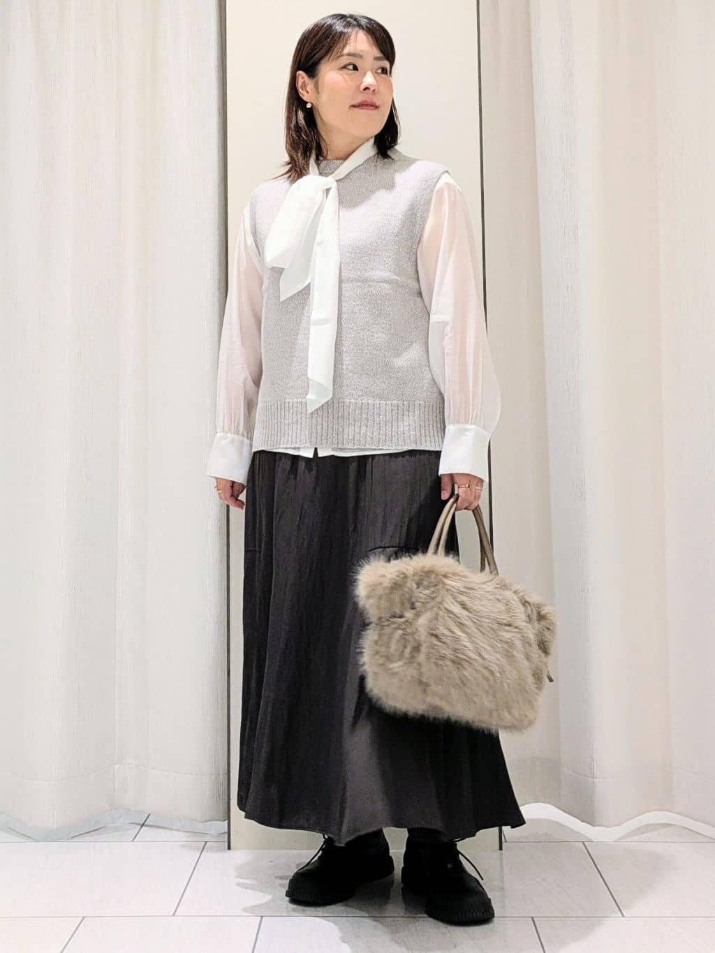 Onumaさんの「UNTITLED｜【重ね着レイヤードに】杢調ニットベスト」を使ったコーディネート