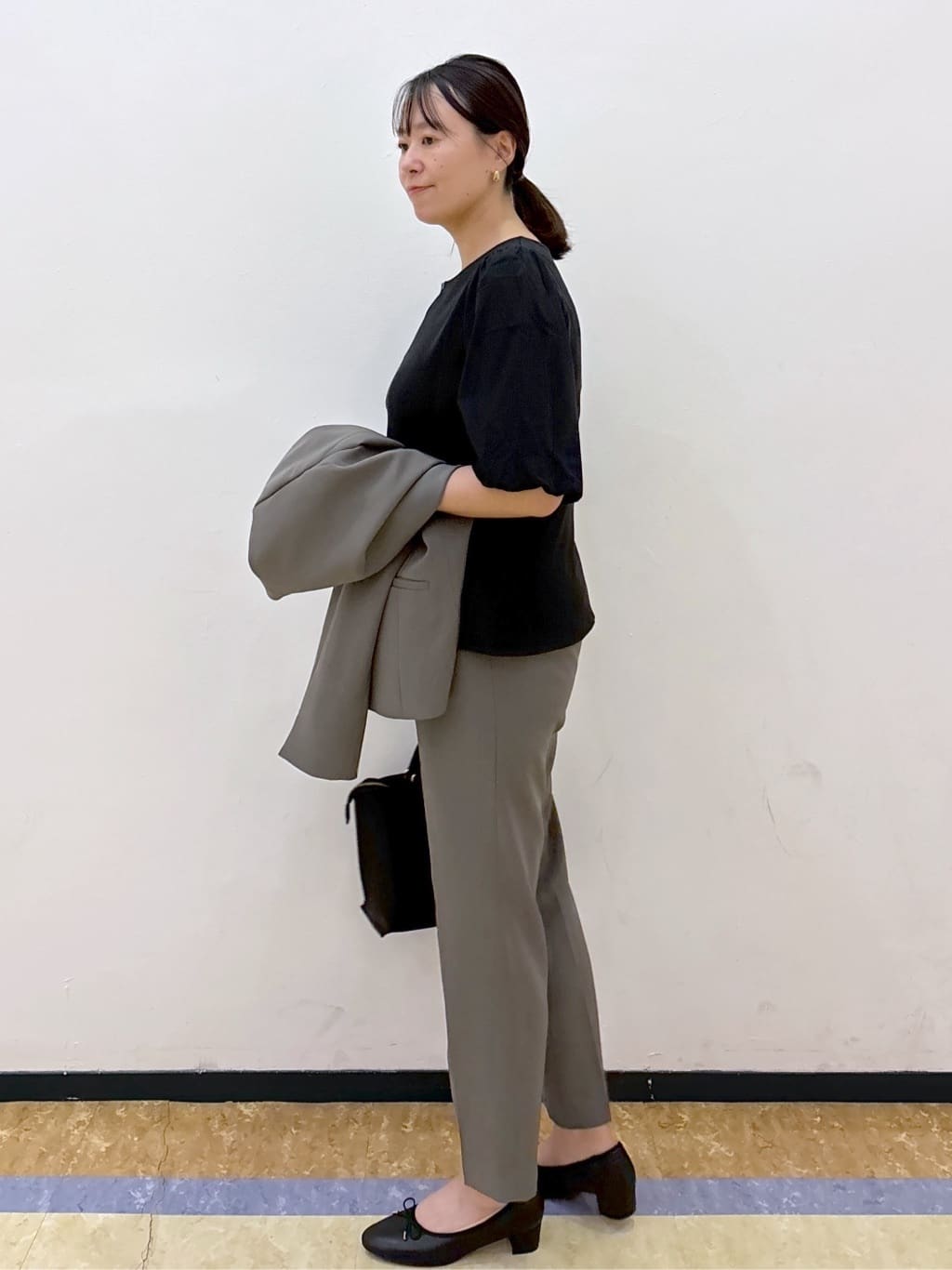 akariさんの「index｜《S-LLサイズ》バルーンスリーブペプラムトップス【洗濯機洗い可／接触冷感／UVケア】」を使ったコーディネート