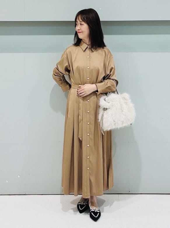 makiさんの「UNTITLED｜【前開きボタン/ベルト付/羽織シャツ/】2WAYトレンチ風ワンピース」を使ったコーディネート