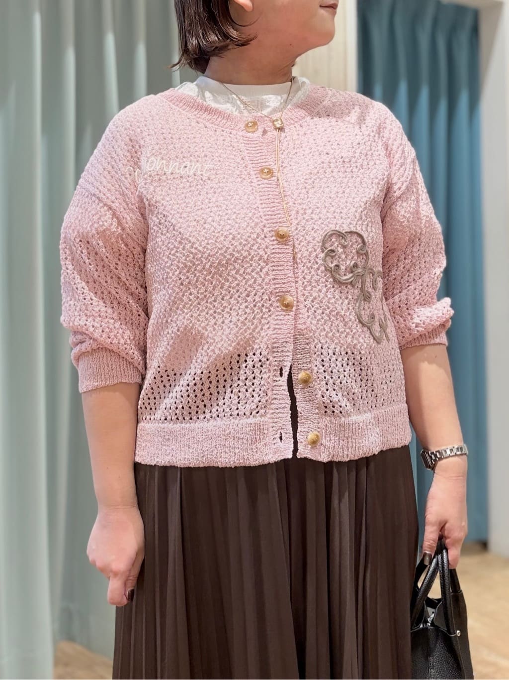 砂糖さんの「SHOO･LA･RUE｜コード刺繍アソートメッシュカーディガン」を使ったコーディネート