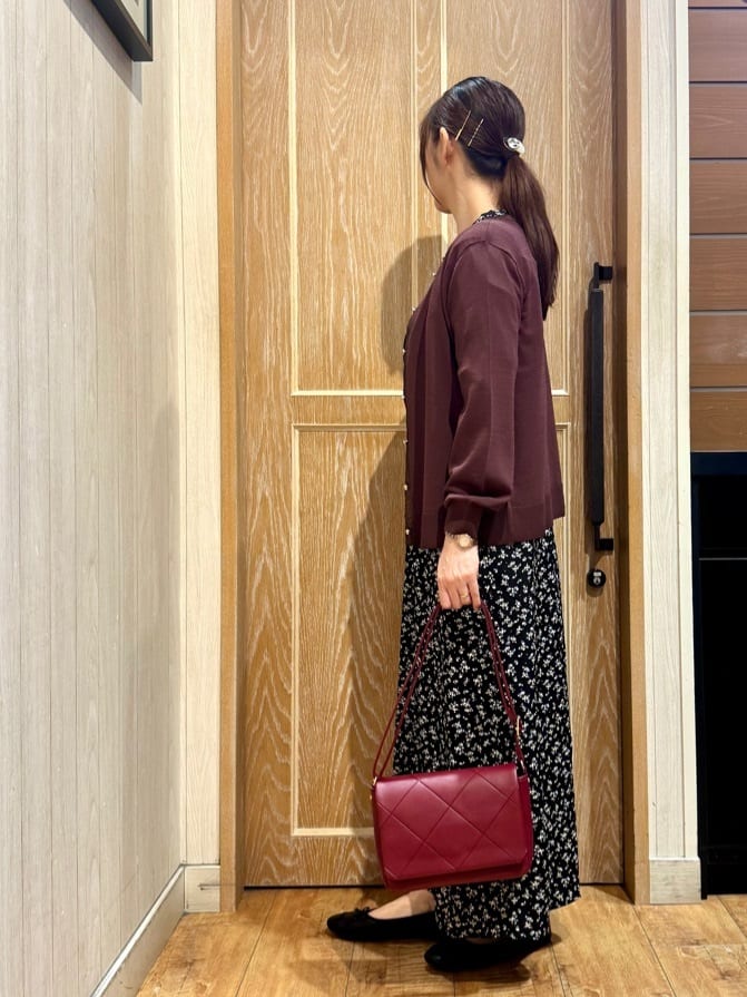 KAORIさんの「SHOO･LA･RUE｜【洗える/S-LL】上品なラメ使い クルーネック ニットカーディガン」を使ったコーディネート