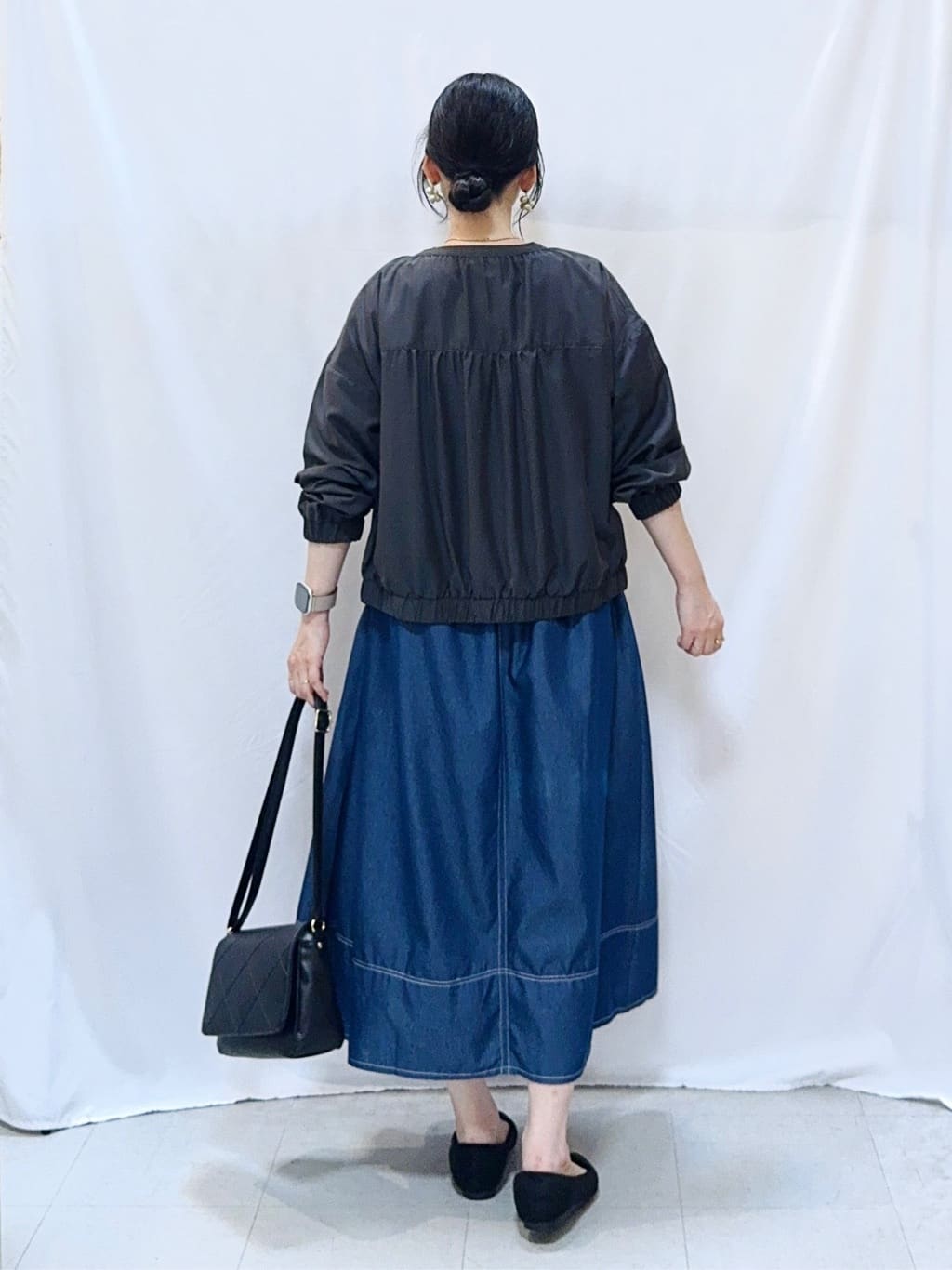 𝐇𝐢𝐫𝐨𝐦𝐢さんの「SHOO･LA･RUE｜【S-LL】寒暖差のある時期に 大人上品なシアーブルゾン」を使ったコーディネート