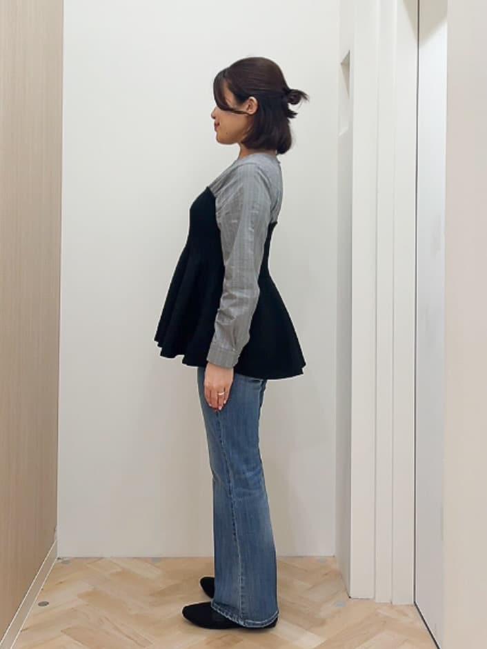 チョコさんの「grove｜一枚でトレンド完成！体型カバーも叶うニットビスチェドッキングブラウス」を使ったコーディネート