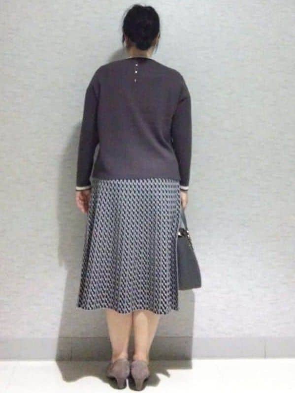 sakoさんの「Reflect｜【WEB先行カラーあり／セットアップ可】幾何調柄ニットスカート」を使ったコーディネート