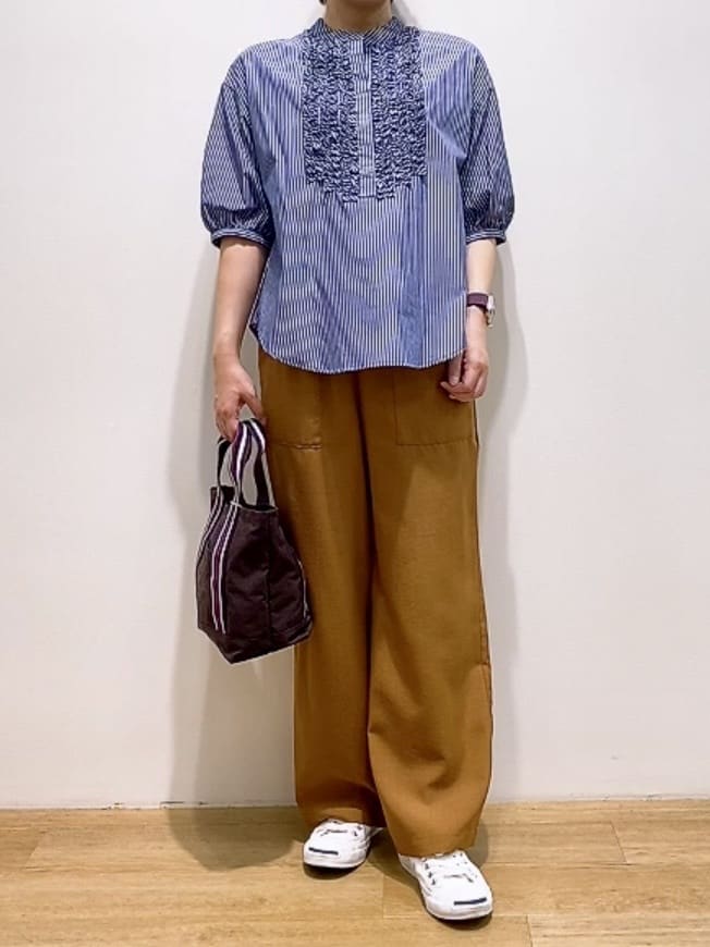 Hamaさんの「Dessin｜【洗える】フリルバンドカラー五分袖ブラウス」を使ったコーディネート