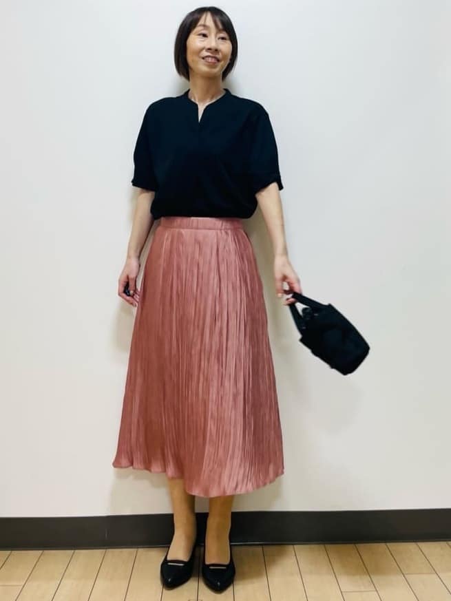 Riiさんの「Reflect｜【すっきり見え！長め丈／マシンウォッシュ可】スキッパーネックジャージトップス」を使ったコーディネート