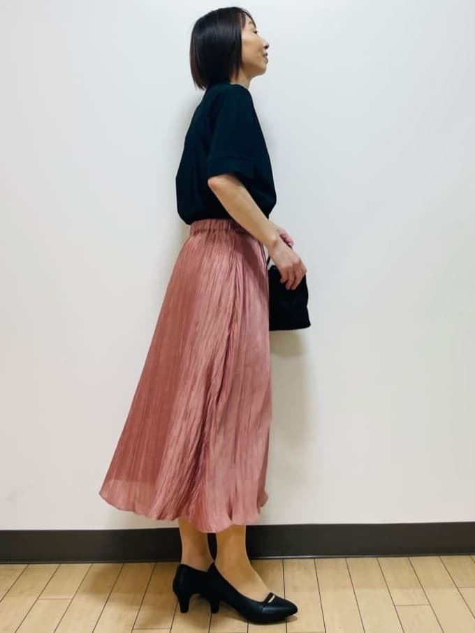 Riiさんの「Reflect｜【すっきり見え！長め丈／マシンウォッシュ可】スキッパーネックジャージトップス」を使ったコーディネート