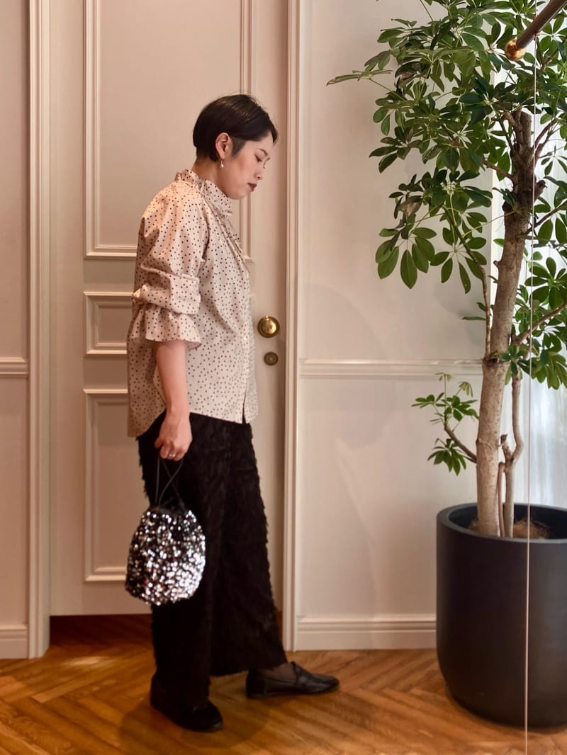 konominさんの「DRESSTERIOR｜スパンコール2WAY巾着バッグ」を使ったコーディネート
