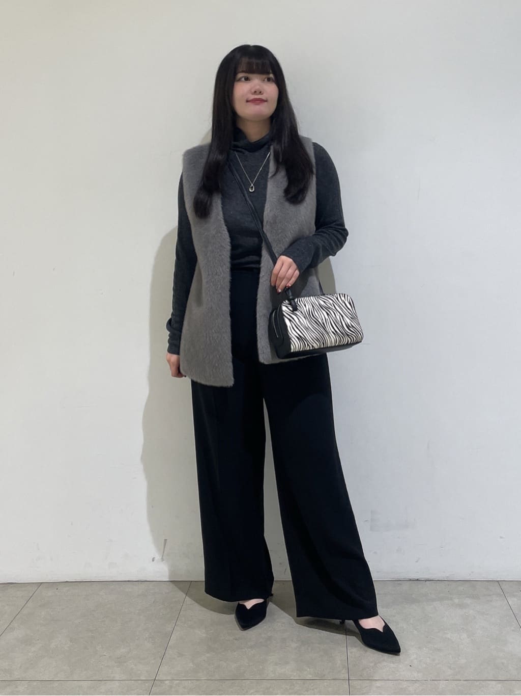 emikaさんの「INDIVI｜ミンク調フェイクファージレ」を使ったコーディネート