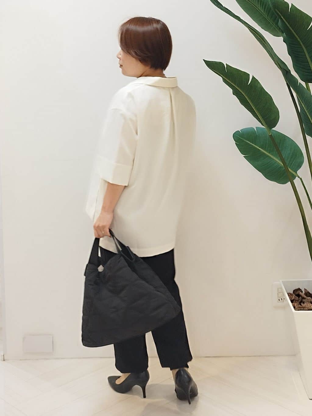 s u g iさんの「UNTITLED｜【吸水速乾/ウエストゴム】バックサテン ジョグパンツ」を使ったコーディネート