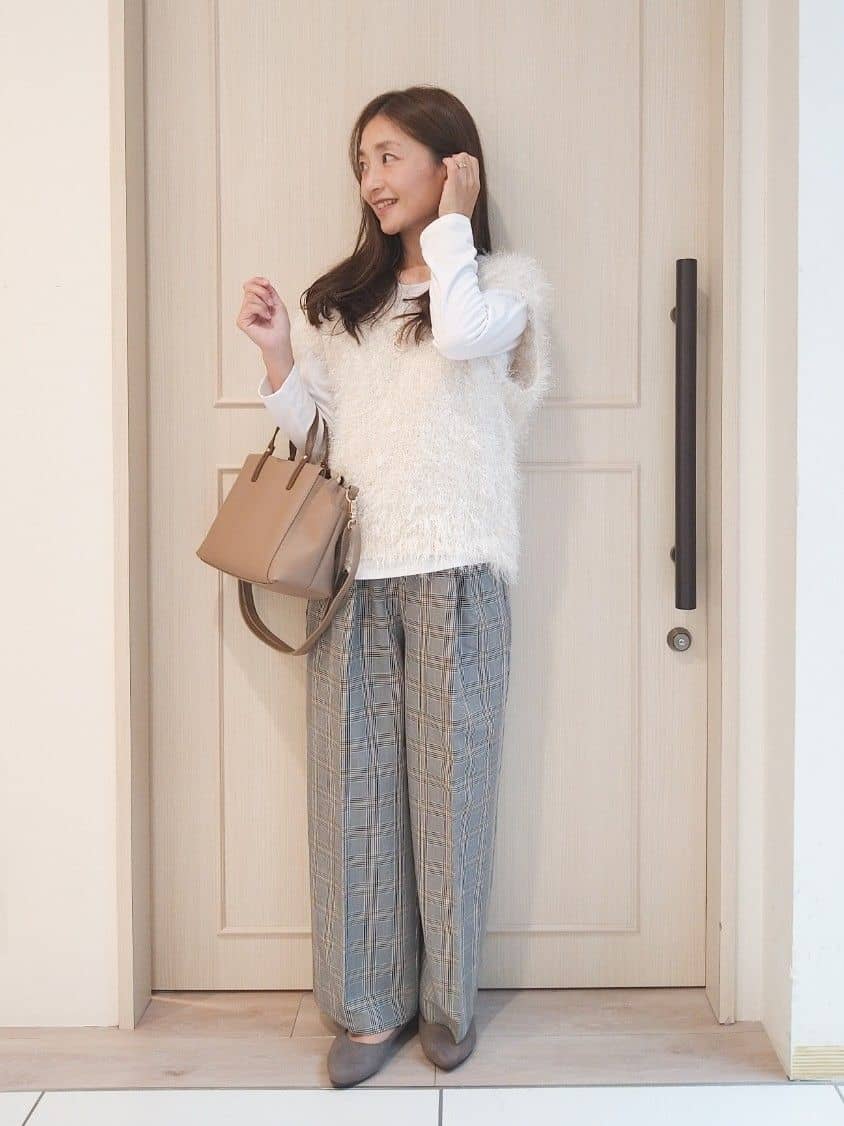 mi-saさんの「SHOO･LA･RUE｜【洗濯機可/S-LL】すっきり上品きれい見え タックワイドパンツ」を使ったコーディネート