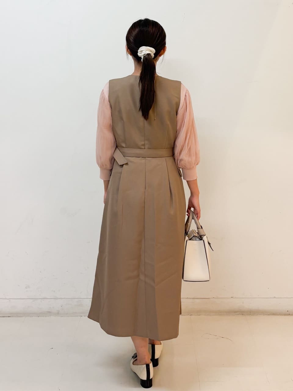もとさんの「index｜《5色展開》マジョリカプリーツスリーブニット【洗濯機洗い可】」を使ったコーディネート