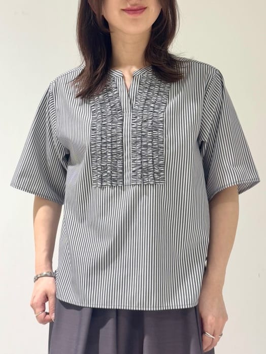 そんさんの「INDIVI｜【洗える】胸元タックフリルブラウス」を使ったコーディネート