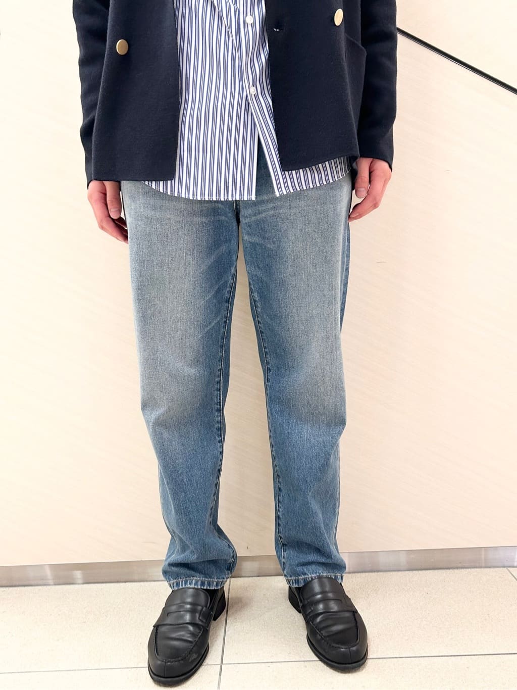 千葉亮太さんの「DRESSTERIOR｜ダブルブレスト ニットジャケット」を使ったコーディネート