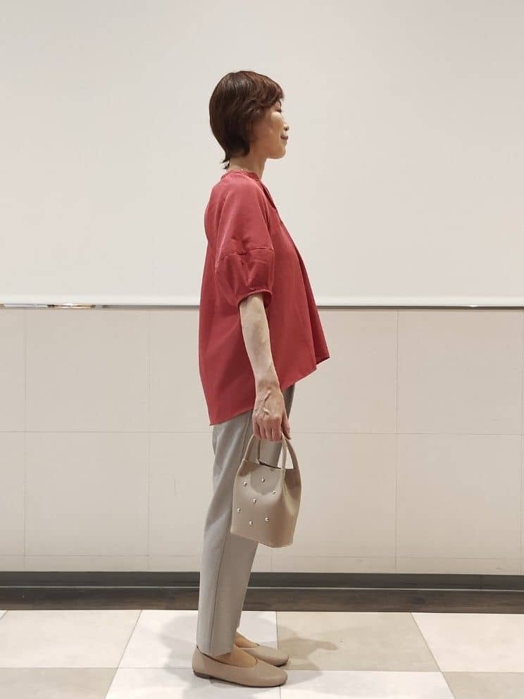 ミユさんの「SHOO･LA･RUE｜【S-LL/洗濯後しわになりにくい】ランタンスリーブで女性らしく 5分袖スキッパーブラウス」を使ったコーディネート