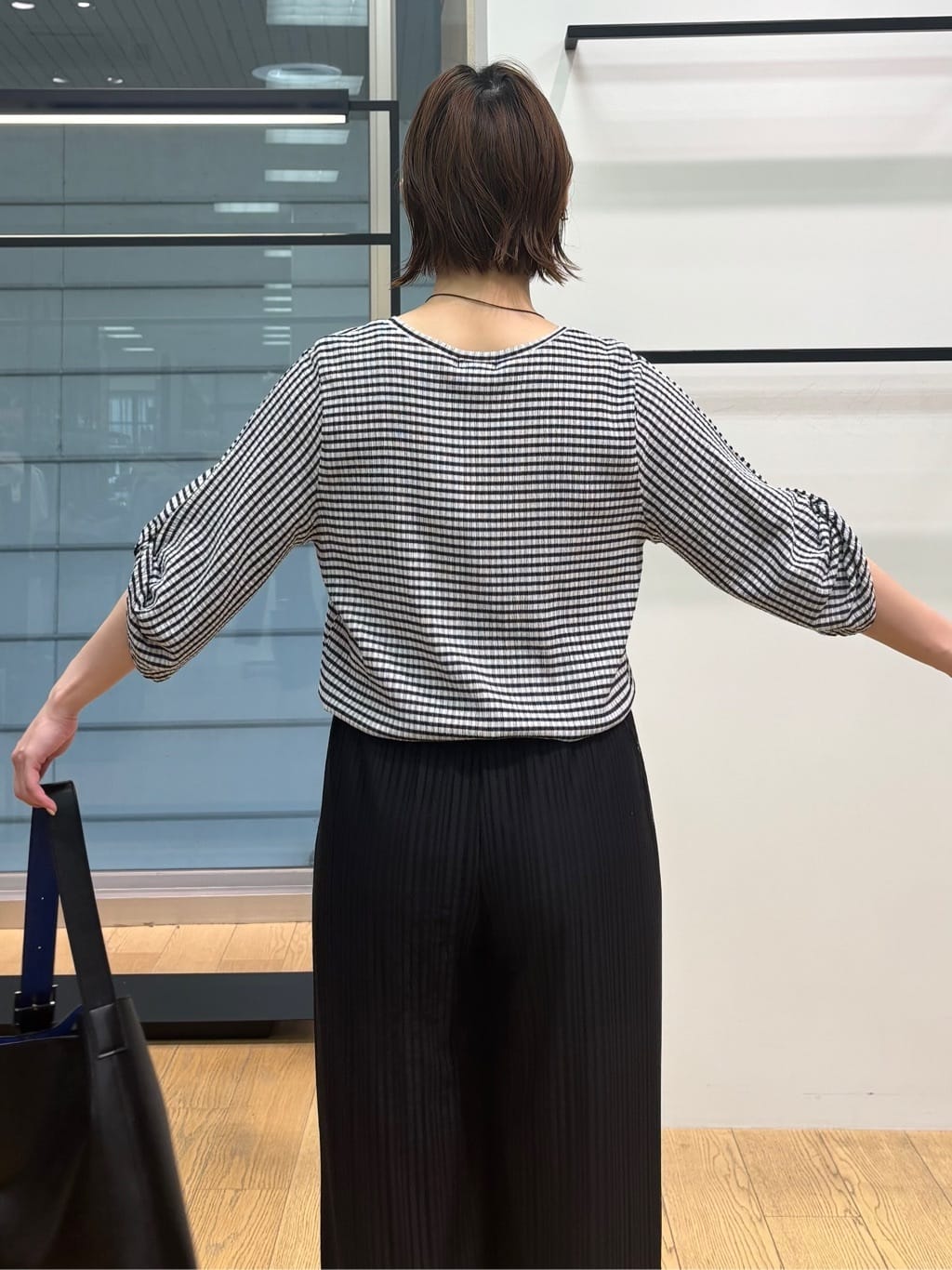 asamiさんの「INDIVI｜【UVケア／吸汗速乾】凹凸素材ねじり袖トップス」を使ったコーディネート