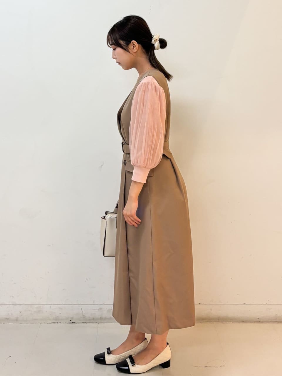 もとさんの「index｜《5色展開》マジョリカプリーツスリーブニット【洗濯機洗い可】」を使ったコーディネート