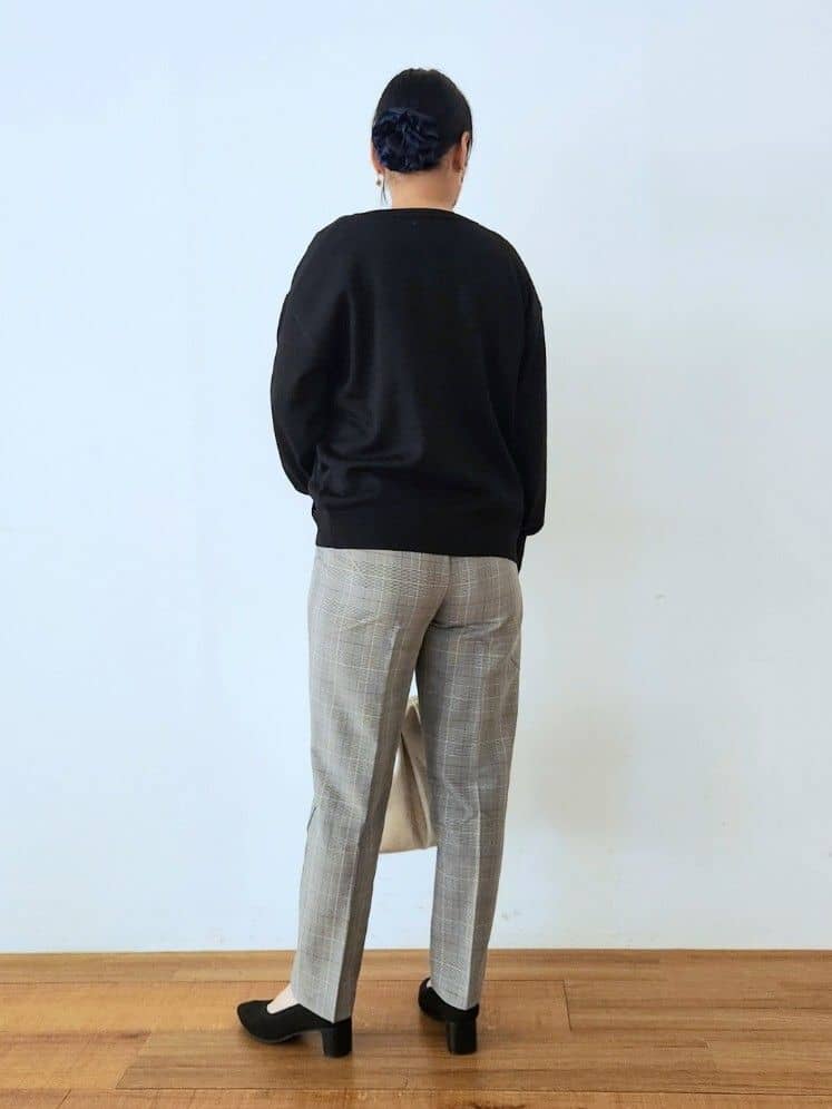 くまさんの「SHOO･LA･RUE｜【高レビュー/SS-LL/美脚シルエット】すっきりきれい見え テーパードパンツ」を使ったコーディネート