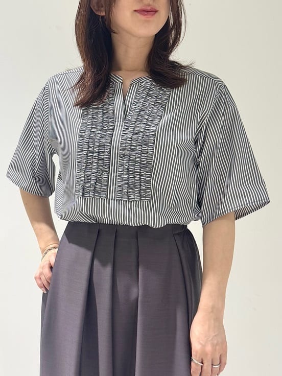 そんさんの「INDIVI｜【洗える】胸元タックフリルブラウス」を使ったコーディネート