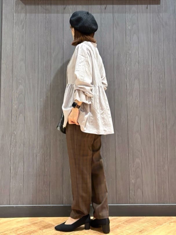meiさんの「SHOO･LA･RUE｜【S-LL】大人フェミニン ペプラム風フリルブラウス」を使ったコーディネート