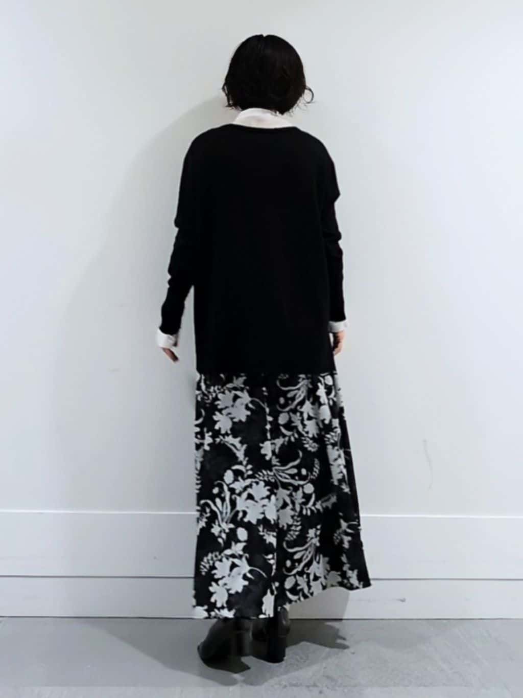 ミズタさんの「UNTITLED｜【8色展開/体型カバー】魅せるタイムレスニット」を使ったコーディネート