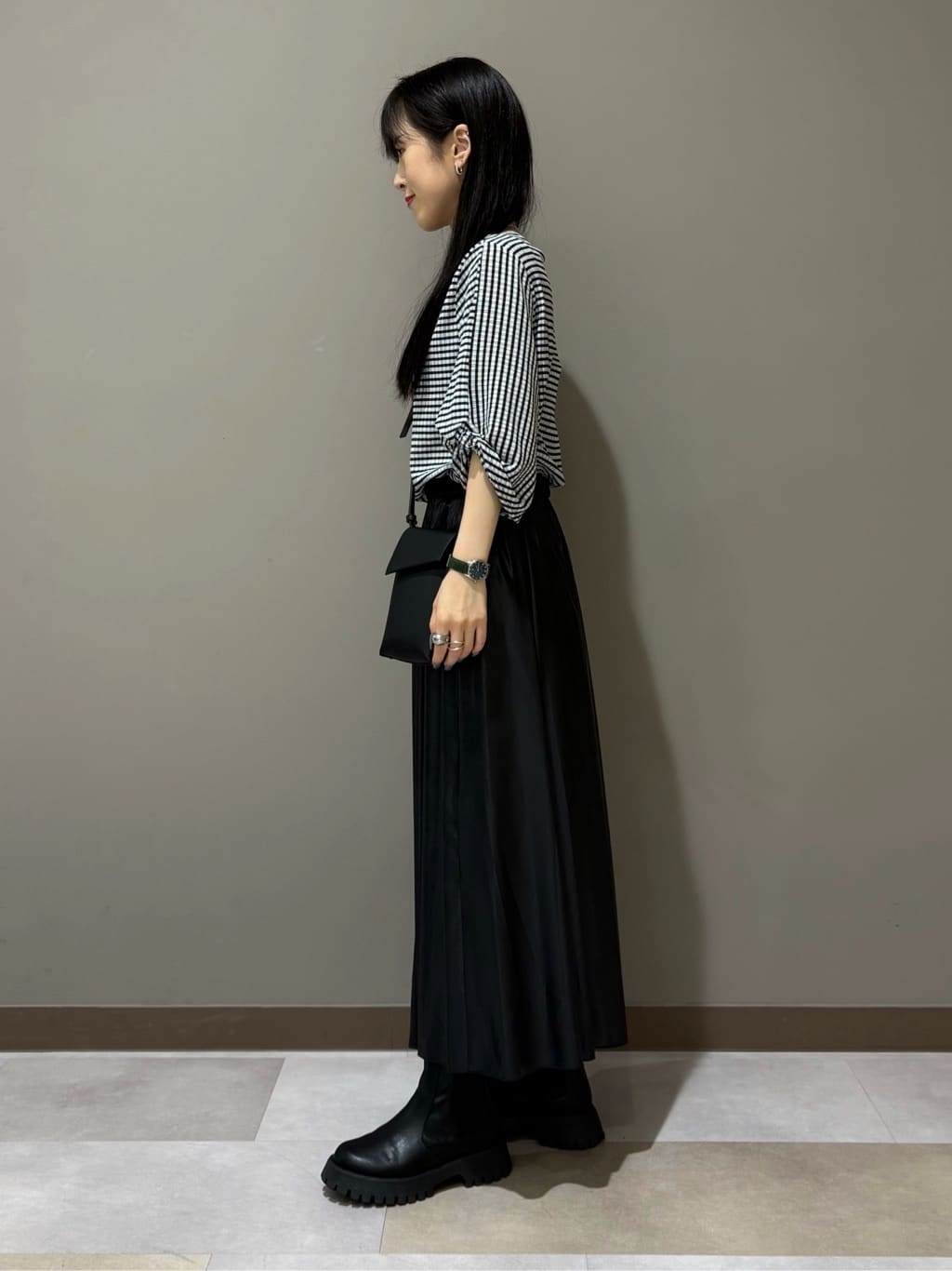 KEIKOさんの「INDIVI｜レザー調ギャザースカート」を使ったコーディネート