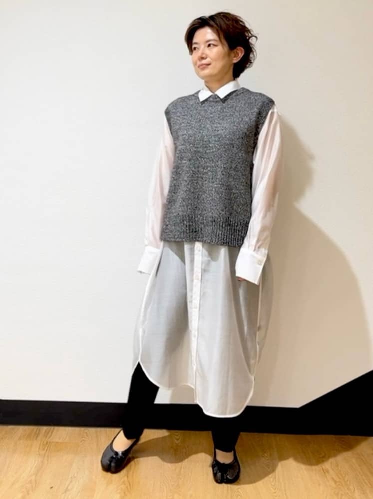 MAYUMIさんの「UNTITLED｜【重ね着レイヤードに】杢調ニットベスト」を使ったコーディネート