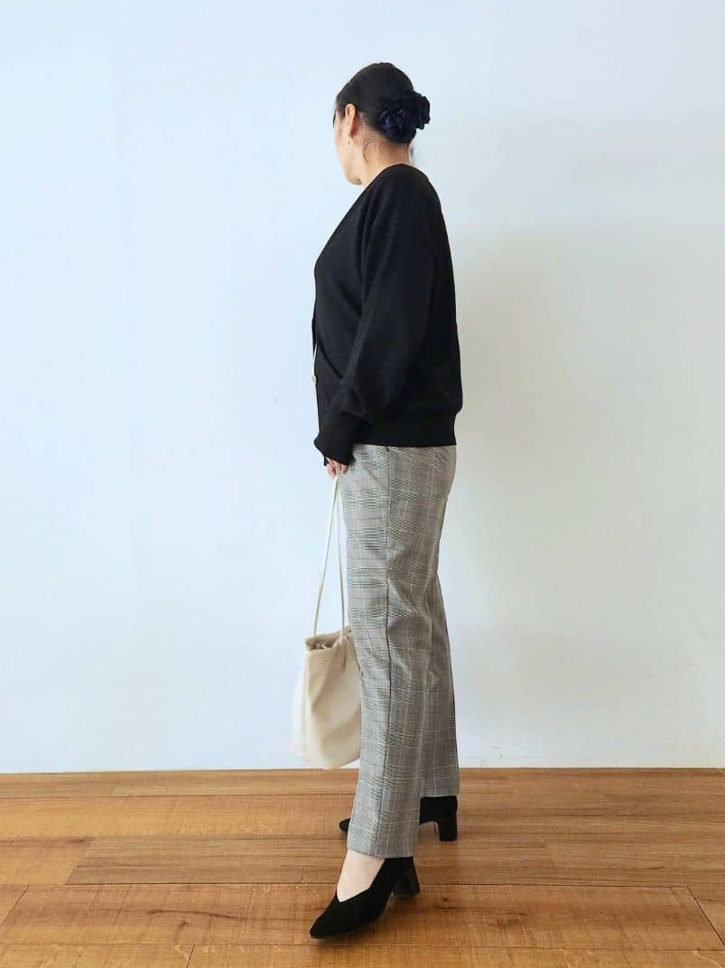くまさんの「SHOO･LA･RUE｜【高レビュー/SS-LL/美脚シルエット】すっきりきれい見え テーパードパンツ」を使ったコーディネート