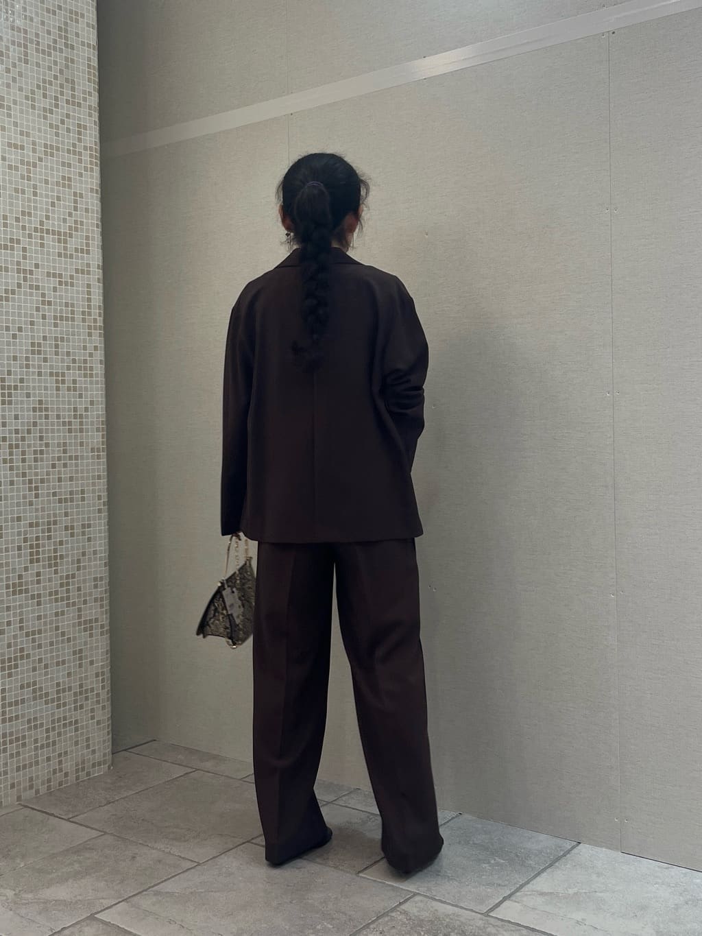 Uminoさんの「INDIVI｜Comfy SET UP｜イージーストレートワイドパンツ【セットアップ対応／通勤/カセット服】」を使ったコーディネート