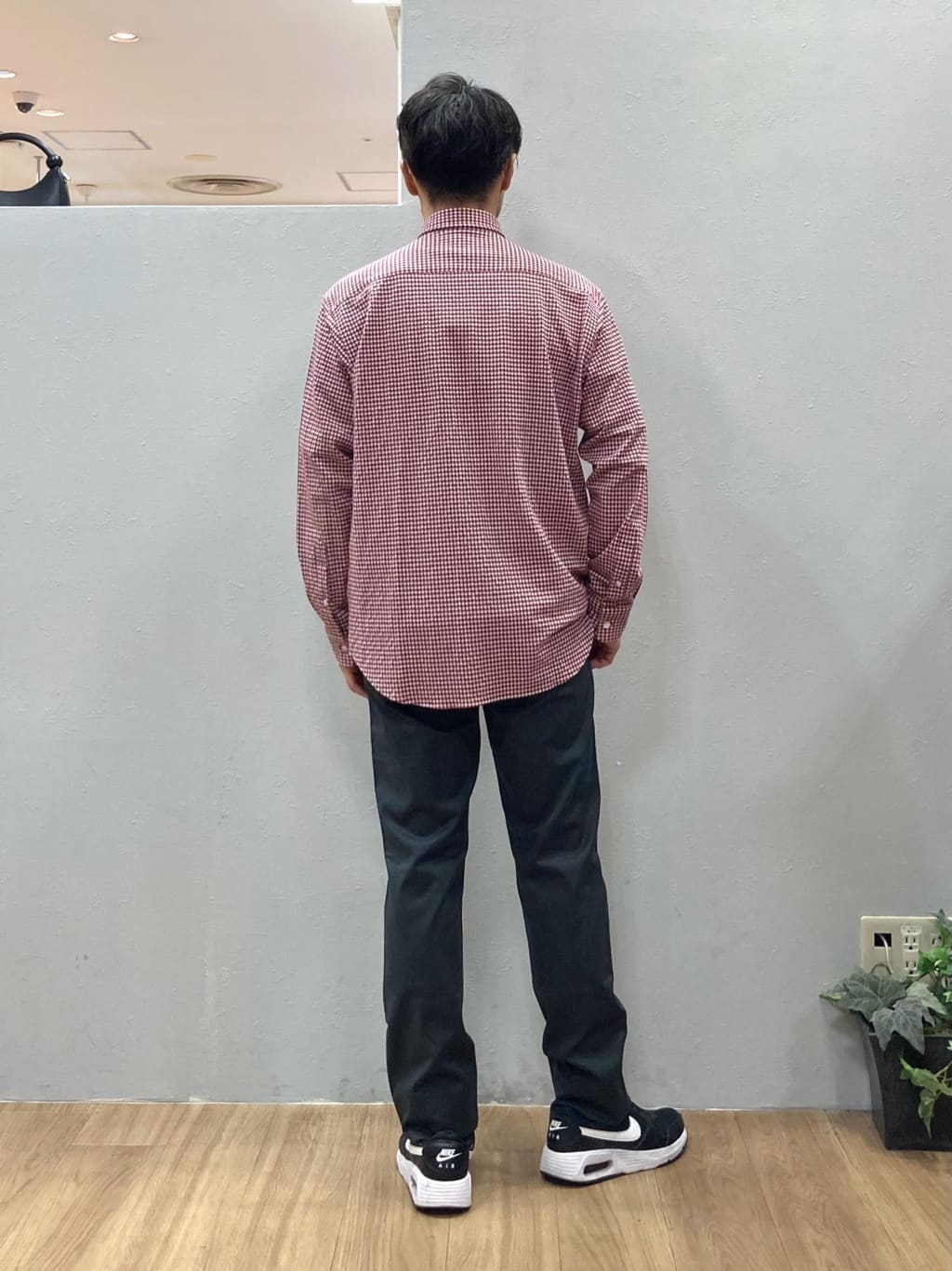 シュンさんの「TAKEO KIKUCHI｜【抗菌防臭/シーズンレス】シアサッカーギンガムチェック ストレッチシャツ」を使ったコーディネート