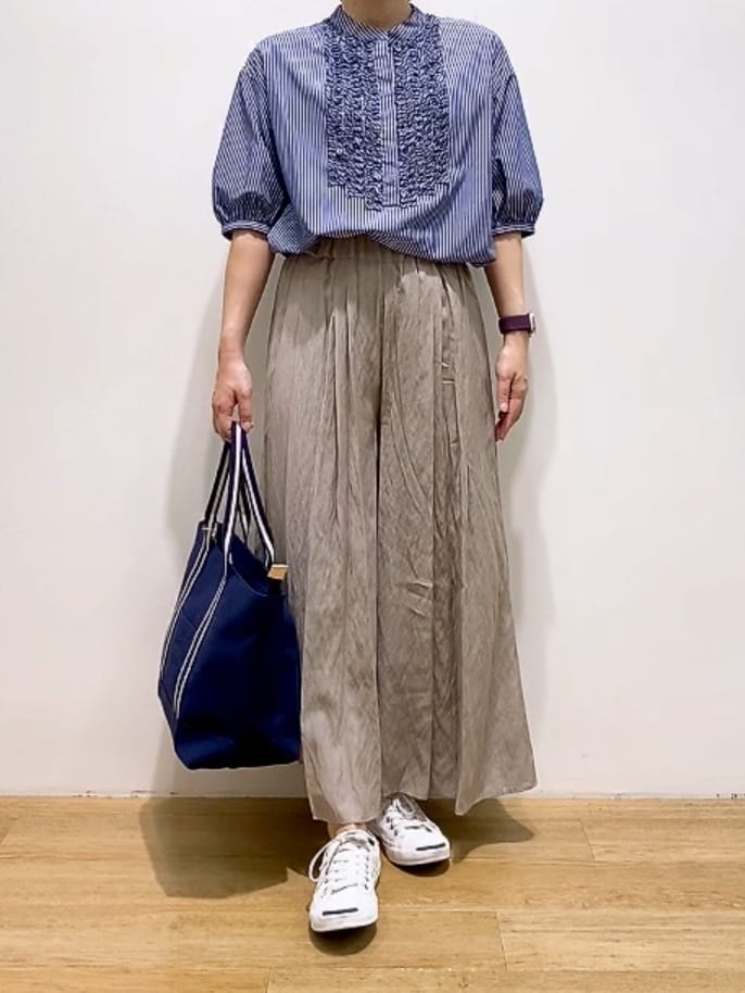 Hamaさんの「Dessin｜【洗える】フリルバンドカラー五分袖ブラウス」を使ったコーディネート