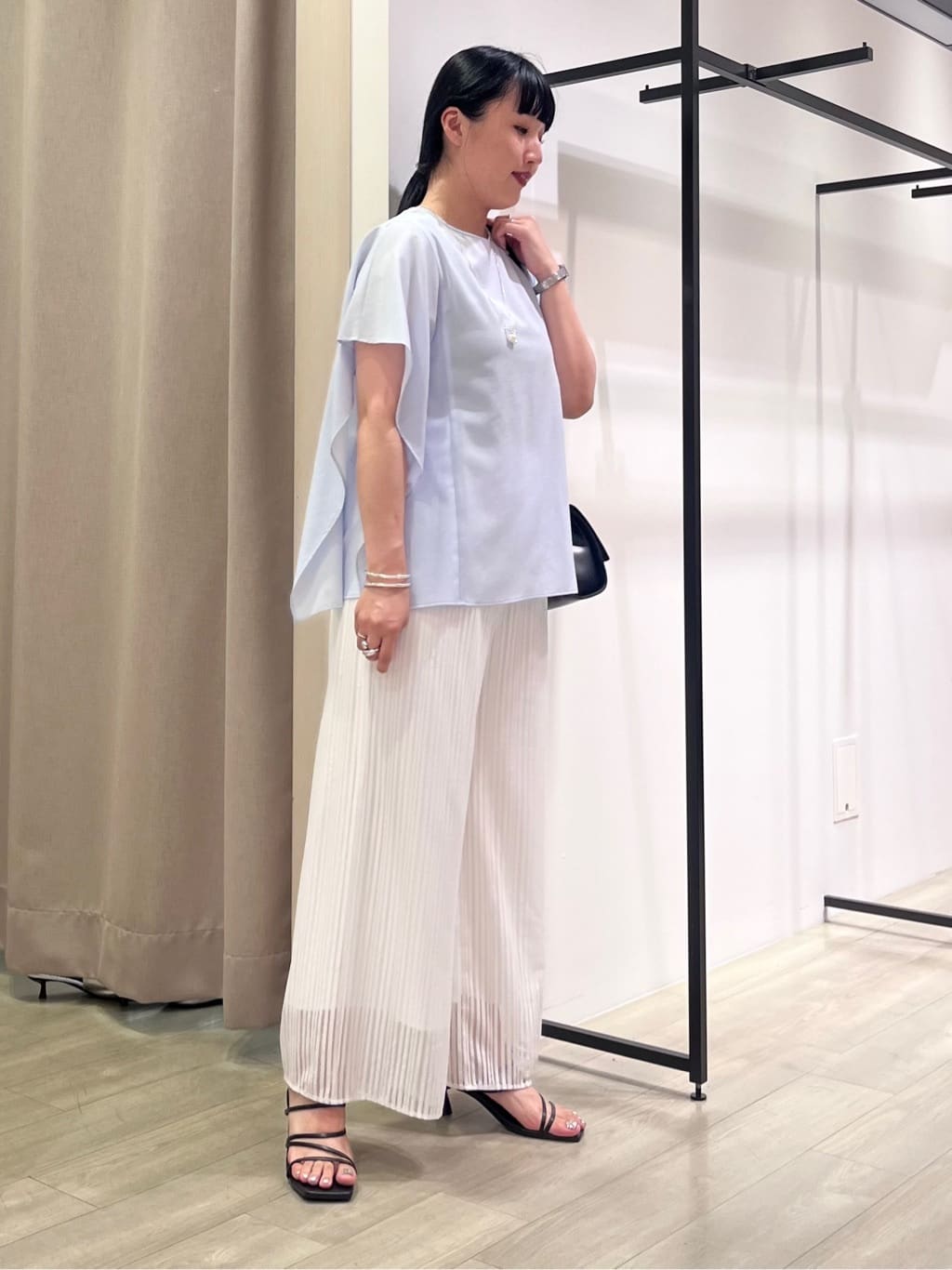 hasuさんの「INDIVI｜【洗える／セットアップ可能】ラッセルワイドパンツ」を使ったコーディネート
