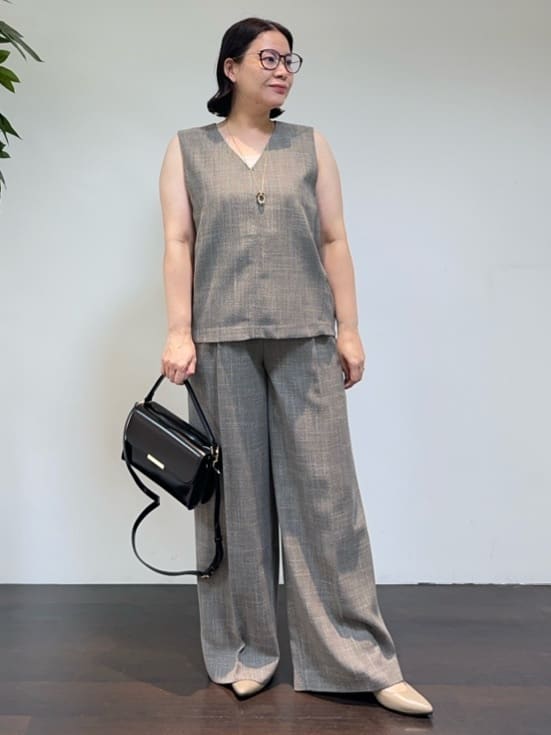 Asamiさんの「UNTITLED｜【セットアップ可/洗える】梳毛調合繊Vネックベスト」を使ったコーディネート